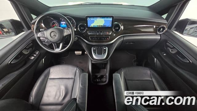 Mercedes-Benz V-Class 2021 — Фото 10/20