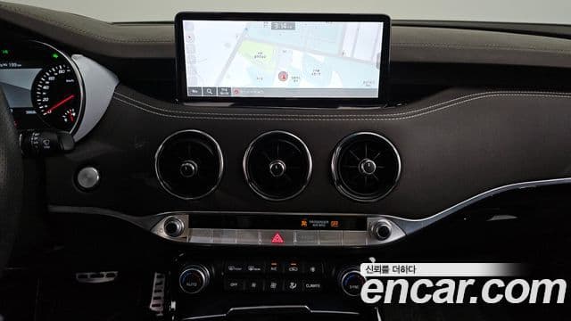 Kia Stinger 2021 — Фото 13/20