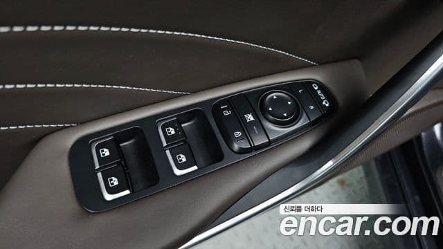 Kia Stinger 2021 — Фото 17/20