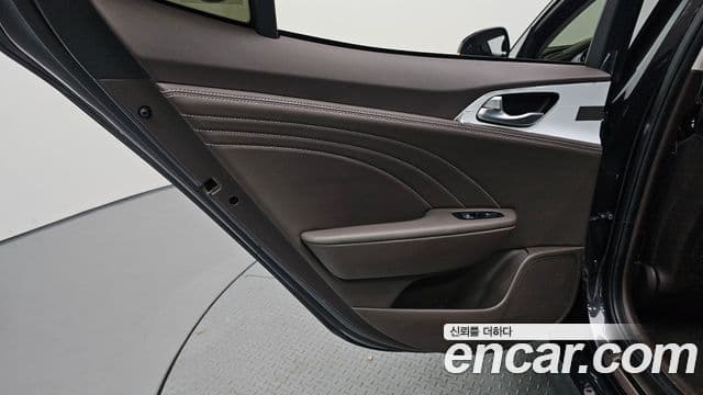 Kia Stinger Meister 2021 — ფოტო 29/33