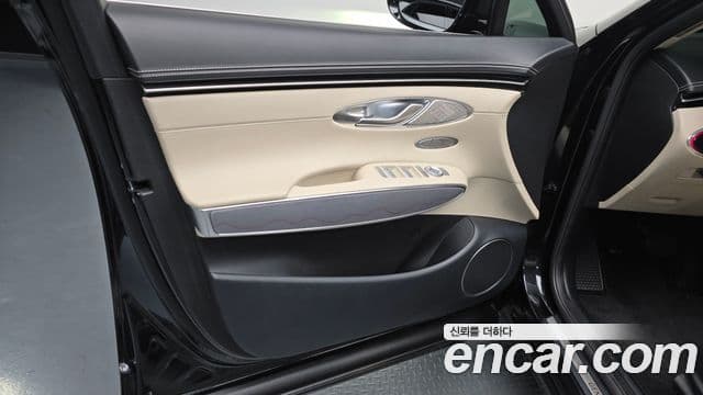 Genesis GV70 2023 — Photo 3/31