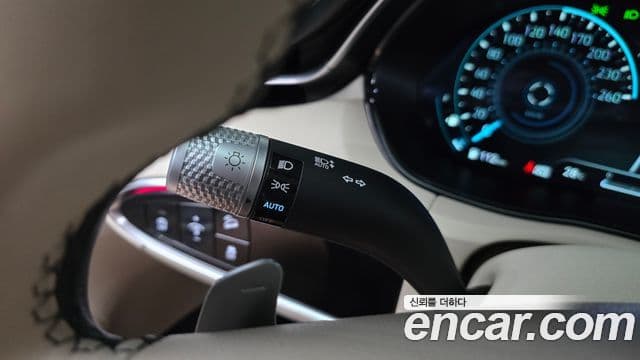 Genesis GV70 2023 — Photo 8/31
