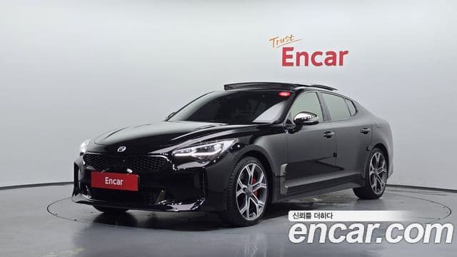 Kia Stinger 2019 — Фото 1/20