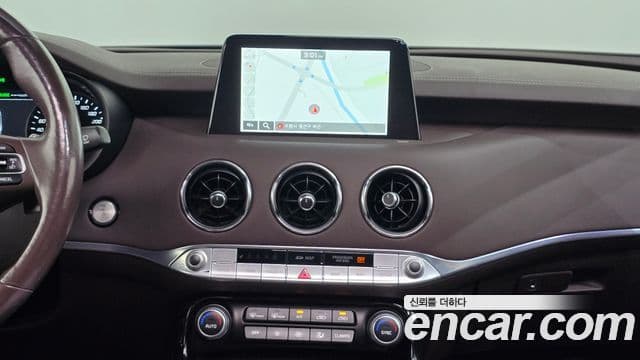 Kia Stinger 2019 — Фото 14/20