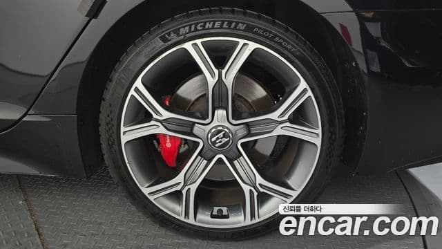 Kia Stinger 2019 — Photo 32/34