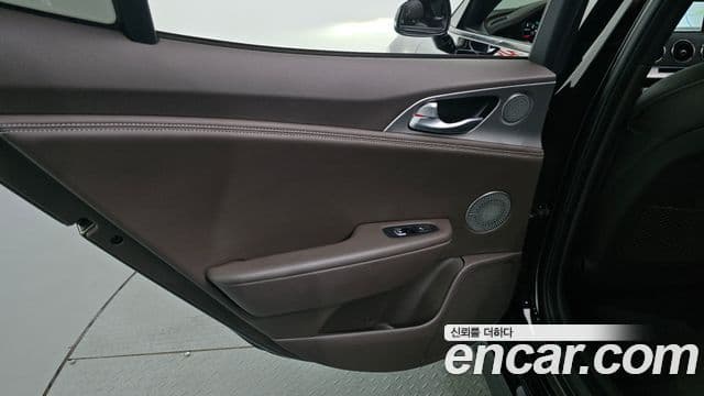 Kia Stinger 2019 — Photo 10/34