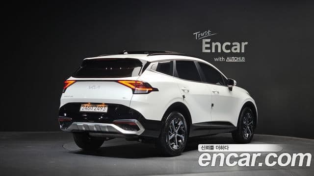 Kia Sportage 2023 — Фото 2/20