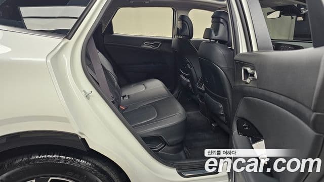 Kia Sportage 2023 — Фото 11/20