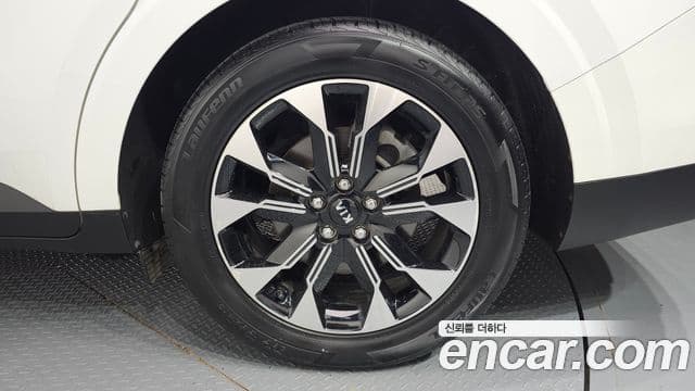 Kia Carnival 2020 — ფოტო 3/35