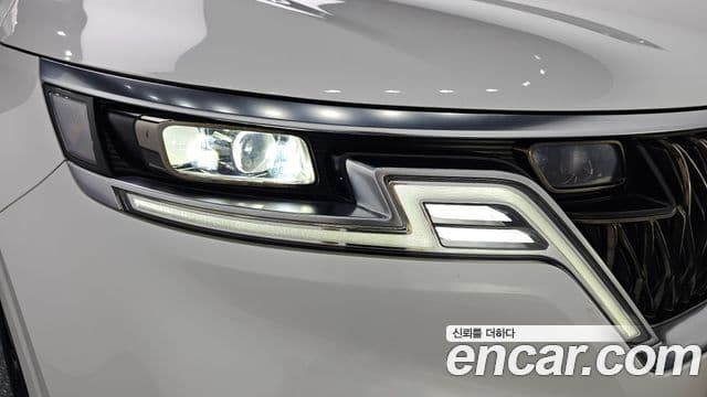 Kia Carnival 2020 — ფოტო 34/35
