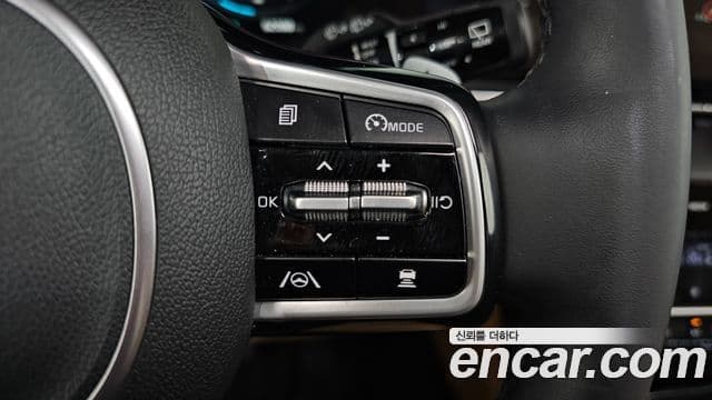 Kia Carnival 2020 — ფოტო 20/35