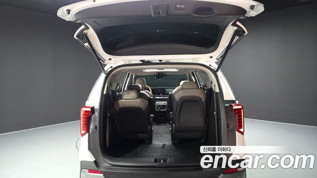 Kia Carnival 2024 — Фото 19/20