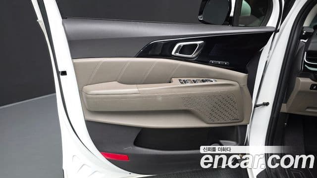 Kia Carnival 2024 — Photo 35/41