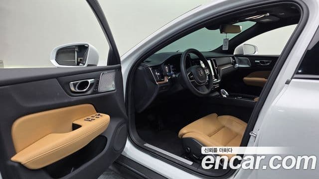 Volvo V60 Cross Country 2025 — Фото 10/20