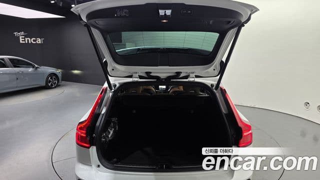Volvo V60 Cross Country 2025 — Фото 20/20