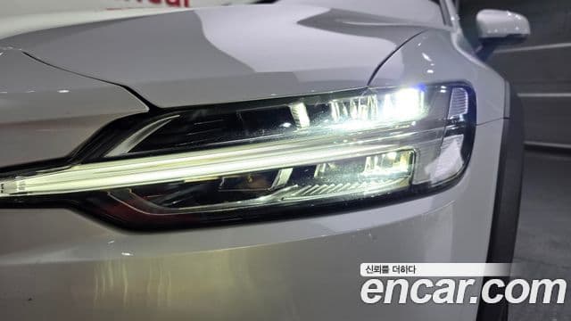 Volvo V60 Cross Country 2025 — ფოტო 35/36