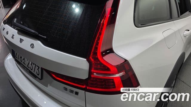 Volvo V60 Cross Country 2025 — ფოტო 26/36