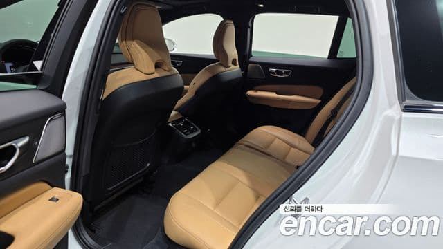 Volvo V60 Cross Country 2025 — ფოტო 2/36
