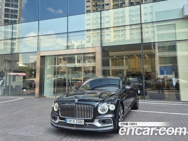 Bentley Flying Spur 2023 — Photo 7/20
