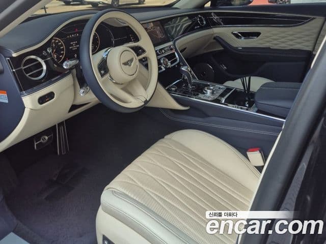 Bentley Flying Spur 2023 — Photo 12/20