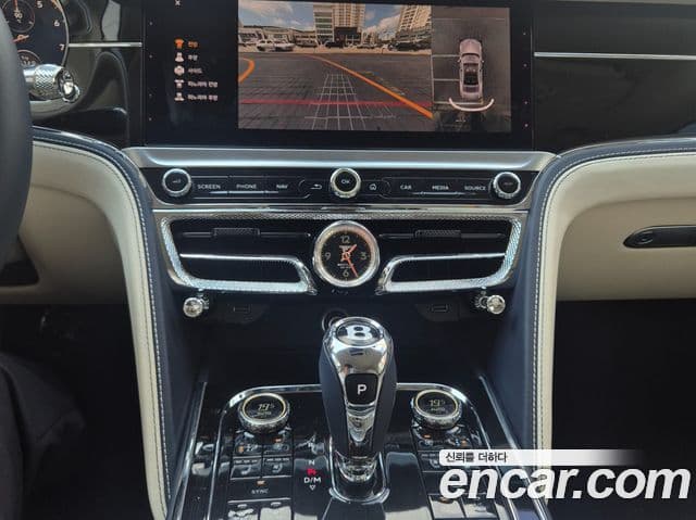 Bentley Flying Spur 2023 — Photo 17/20