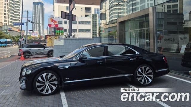 Bentley Flying Spur 2023 — Photo 19/20