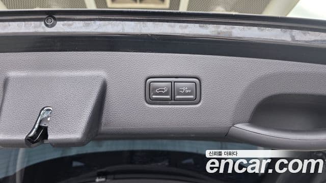 Kia Carnival 2024 — Фото 17/20