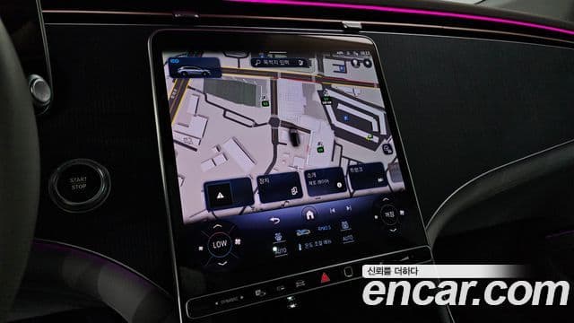 Mercedes-Benz EQS SUV 2023 — Photo 18/20