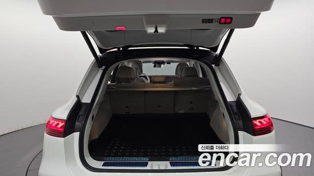 Mercedes-Benz EQS SUV 2023 — Photo 12/20