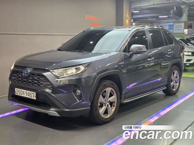 Toyota RAV4 2021 — Photo 14/18
