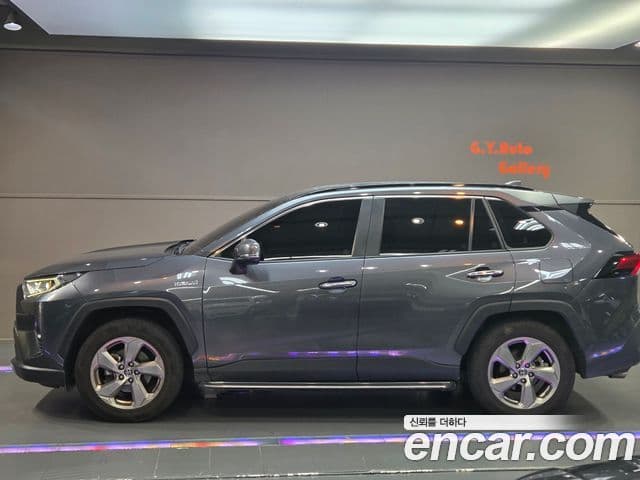 Toyota RAV4 2021 — Photo 11/18