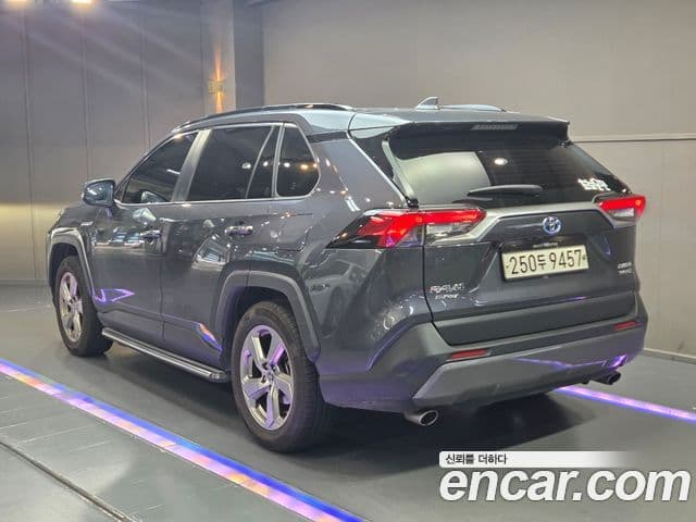 Toyota RAV4 2021 — Photo 13/18