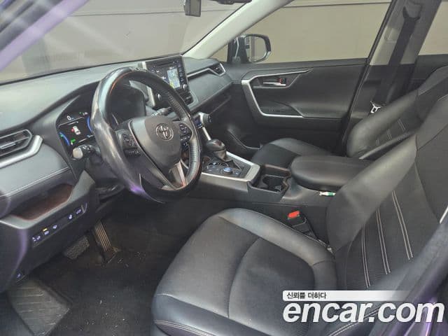 Toyota RAV4 2021 — Photo 3/18