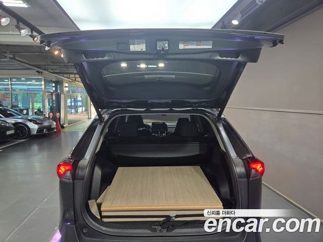Toyota RAV4 2021 — Photo 10/18