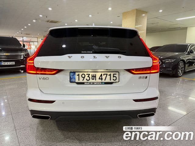 Volvo V60 Cross Country 2021 — Фото 4/19