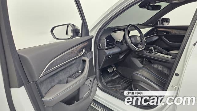 Renault Samsung Grand Koleos 2025 — Photo 30/30