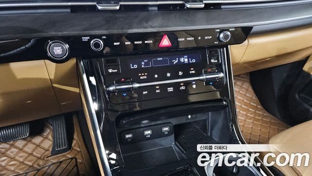 Kia Carnival 2022 — Фото 17/20