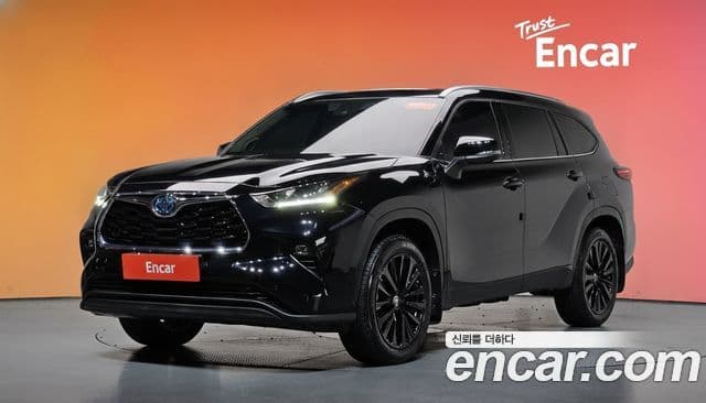 Toyota Highlander 2023 — Фото 1/20