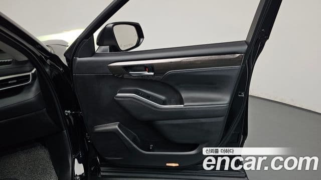 Toyota Highlander 2023 — Şəkil 12/35
