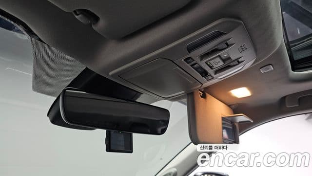 Toyota Highlander 2023 — Şəkil 34/35