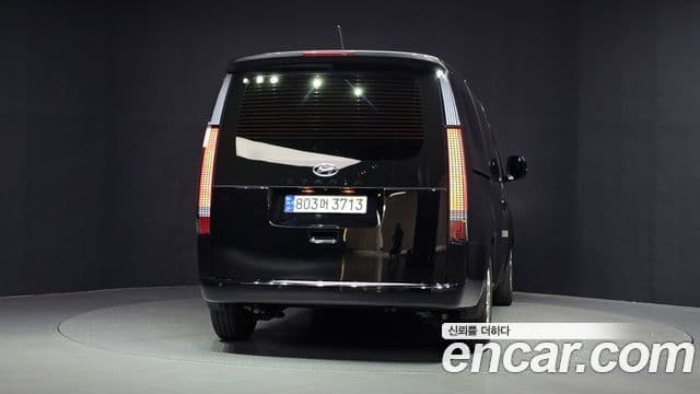 Hyundai Staria 2023 — Фото 3/20