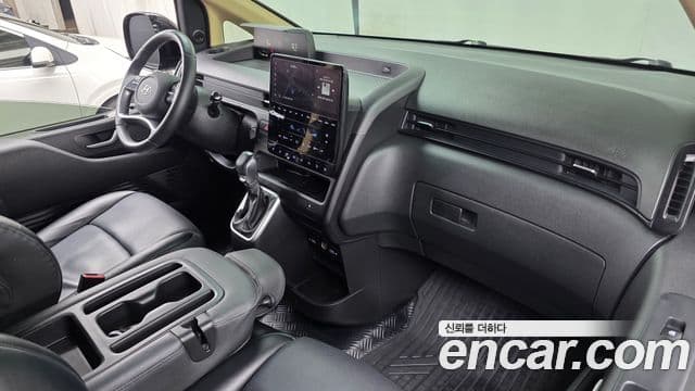 Hyundai Staria 2023 — Фото 10/20