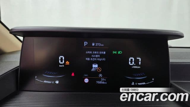 Hyundai Staria 2023 — Фото 6/20
