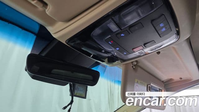 Hyundai Staria 2023 — Фото 17/20
