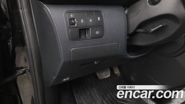 Hyundai Staria 2023 — Фото 18/20