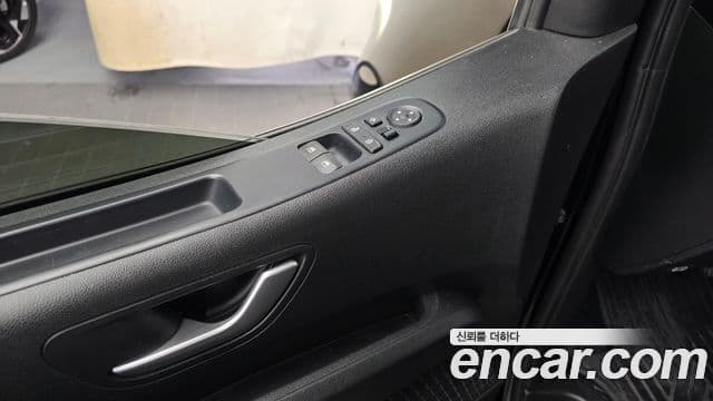 Hyundai Staria 2023 — Şəkil 6/32