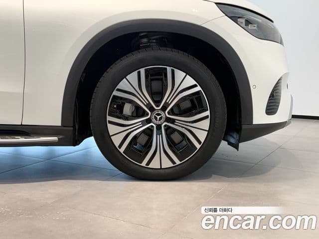 Mercedes-Benz EQE SUV 2024 — ფოტო 10/20