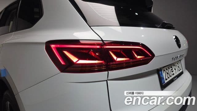 Volkswagen Touareg 2023 — Photo 5/36