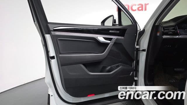 Volkswagen Touareg 2023 — Photo 7/36