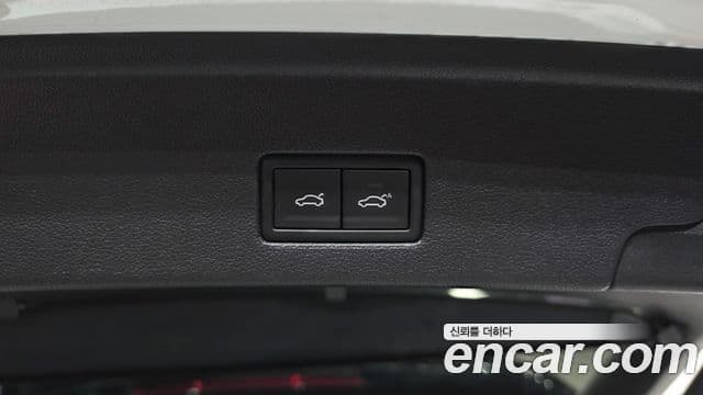 Volkswagen Touareg 2023 — Photo 26/36